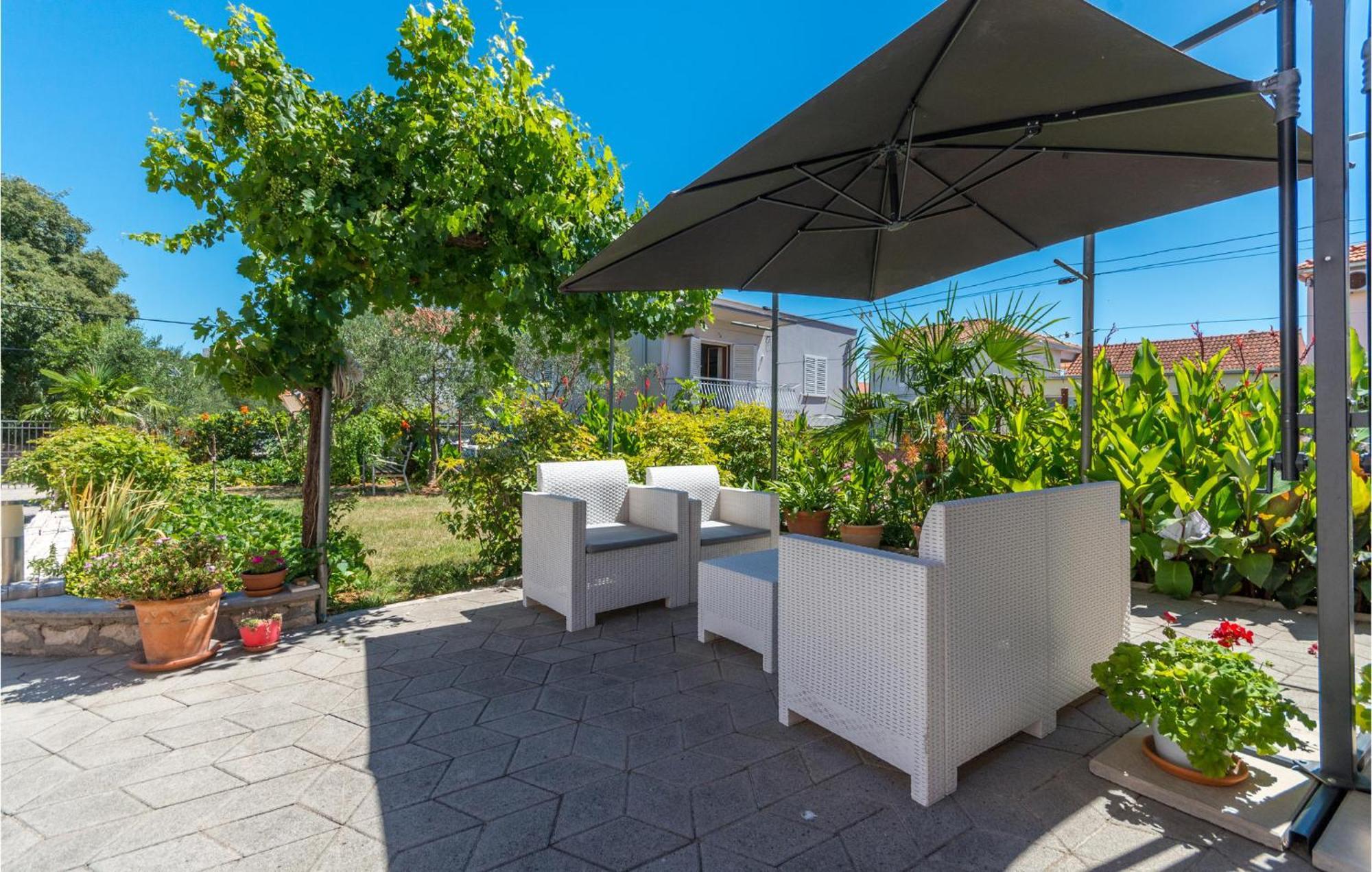 2 Bedroom Gorgeous In Appartement